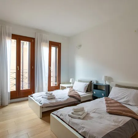 דירה Lance With Lift, 2 Minutes Walk From The Train Station ונציה