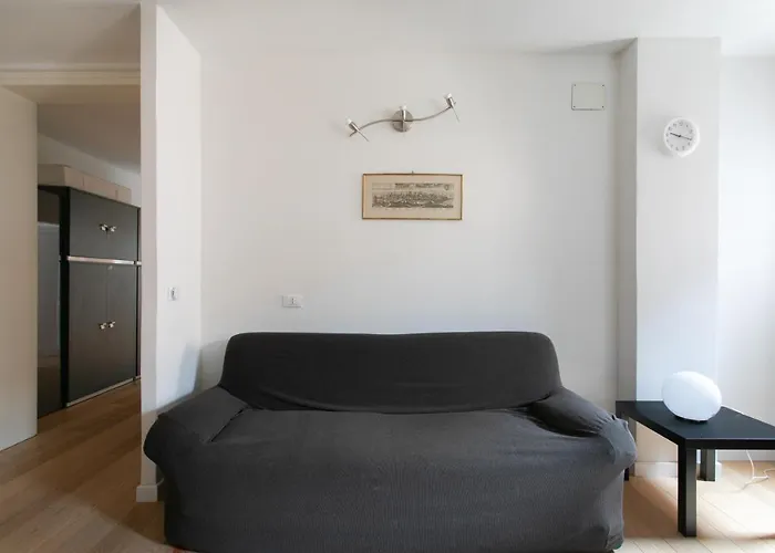 Lance With Lift, 2 Minutes Walk From The Train Station דירה ונציה